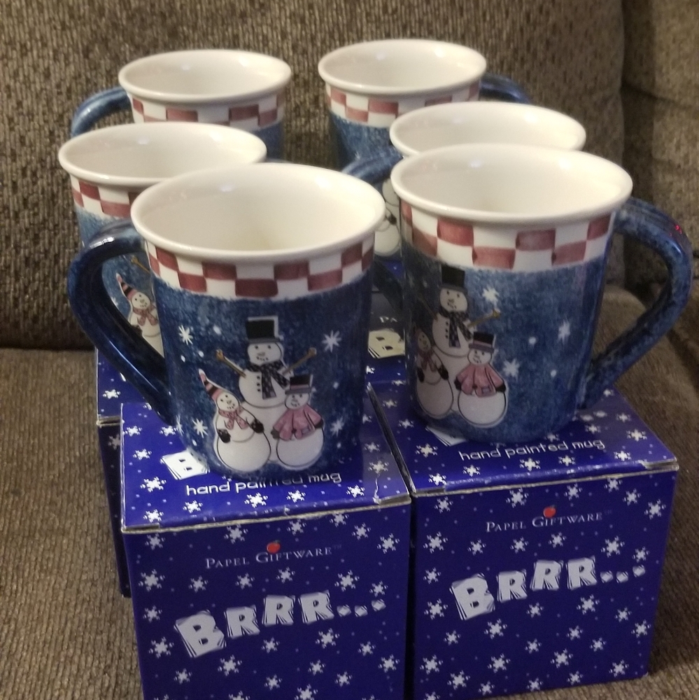 Nwt Adorable set of mugs and candlesticks